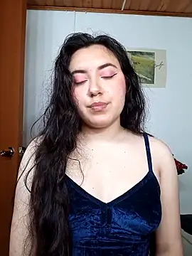 Emi chik online show from 7, 1, 2026