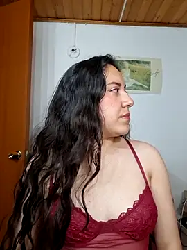 Emi chik online show from 3, 5, 2026