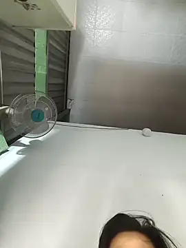 Snapshot of Hue87 chatting on 12, 9, 2025 Hue87 online show from 12, 9, 2025