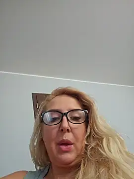 Snapshot of MariaRichi_ chatting on 15, 3, 2025 MariaRichi  online show from 15, 3, 2025