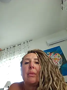 Snapshot of MariaRichi_ chatting on 4, 10, 2025 MariaRichi  online show from 4, 10, 2025