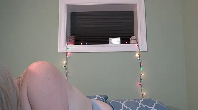 SummerLovingXoXo online show from 5, 12, 2024