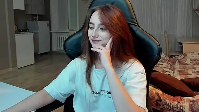 Snapshot of SilverDream chatting on 3, 2, 2025 SilverDream online show from 3, 2, 2025