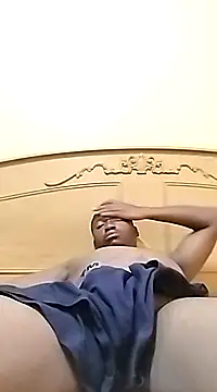 Snapshot of zipeqengeshe21 chatting on 2, 1, 2025 zipeqengeshe21 online show from 2, 1, 2025