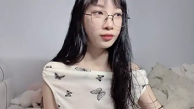 Snapshot of Lili-2 chatting on 3, 7, 2026 Lili-2 online show from 3, 7, 2026