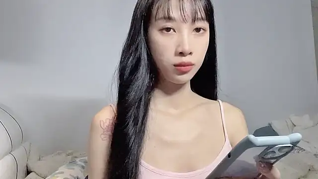 Snapshot of Lili-2 chatting on 4, 7, 2026 Lili-2 online show from 4, 7, 2026