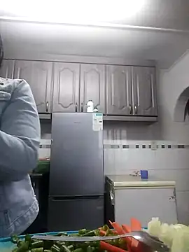 Snapshot of Feathergal69_ chatting on 23, 9, 2025 Feathergal69 online show from 23, 9, 2025