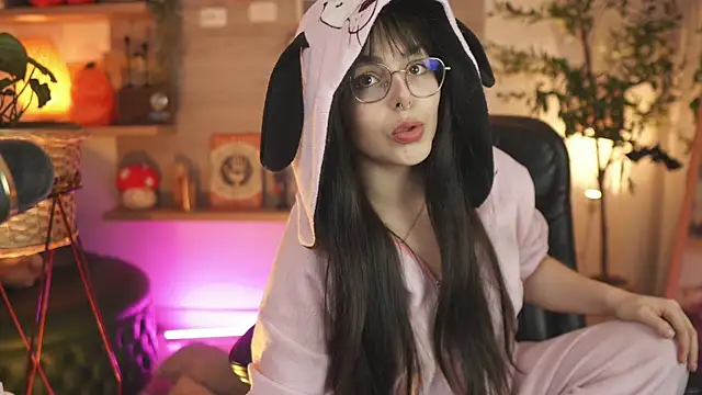 Snapshot of Dear_Morgan chatting on 18, 10, 2025 Dear Morgan online show from 18, 10, 2025