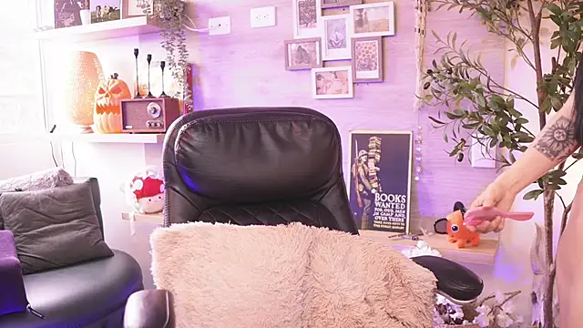 Snapshot of Dear_Morgan chatting on 30, 10, 2025 Dear Morgan online show from 30, 10, 2025