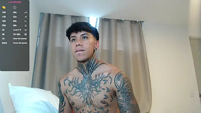 Nickhot0609 online show from 26, 2, 2025