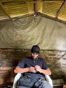 Jestebanano online show from 7, 11, 2025