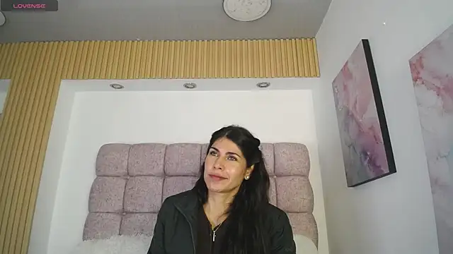 Snapshot of Melodi_Roux chatting on 28, 6, 2026 Melodi Roux online show from 28, 6, 2026
