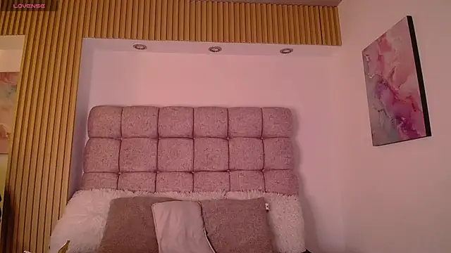 Snapshot of Melodi_Roux chatting on 14, 7, 2026 Melodi Roux online show from 14, 7, 2026