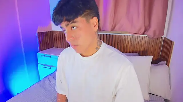 kiing azahell online show from 11, 2, 2026