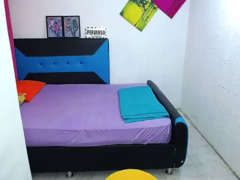 pitbullveryhot online show from 5, 12, 2024