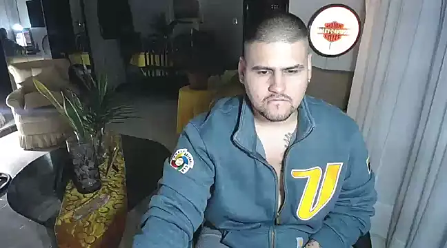 pitbullveryhot online show from 13, 2, 2025