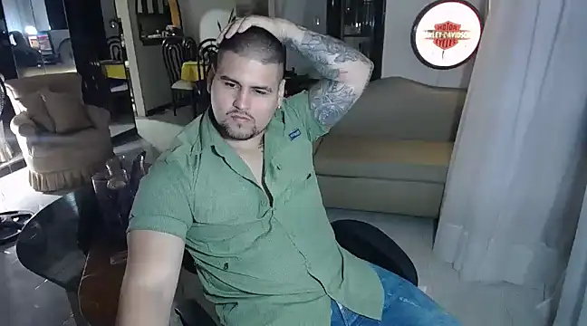 pitbullveryhot online show from 15, 2, 2025