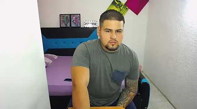 pitbullveryhot online show from 11, 3, 2025