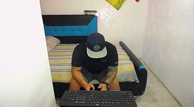 pitbullveryhot online show from 15, 3, 2025