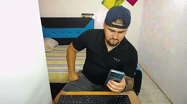 pitbullveryhot online show from 15, 3, 2025