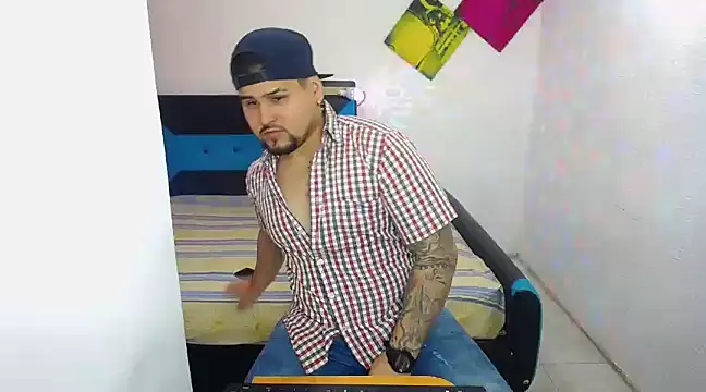 pitbullveryhot online show from 16, 3, 2025