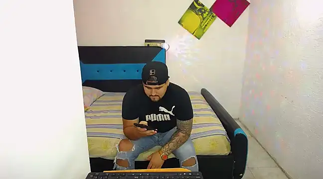 pitbullveryhot online show from 18, 3, 2025