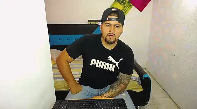 pitbullveryhot online show from 18, 3, 2025