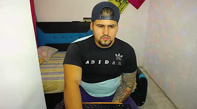 pitbullveryhot online show from 19, 3, 2025