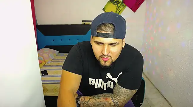 pitbullveryhot online show from 19, 3, 2025