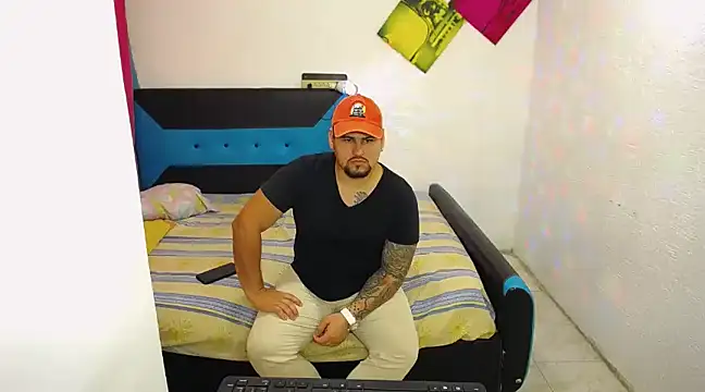 pitbullveryhot online show from 20, 3, 2025