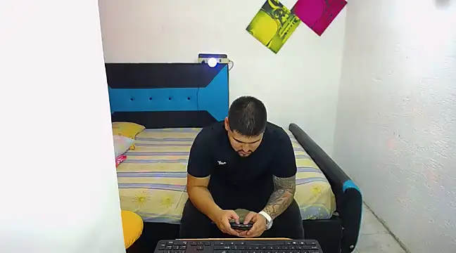 pitbullveryhot online show from 20, 3, 2025