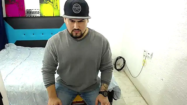 pitbullveryhot online show from 3, 10, 2025