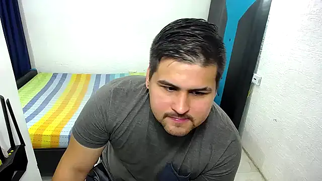 pitbullveryhot online show from 2, 11, 2025