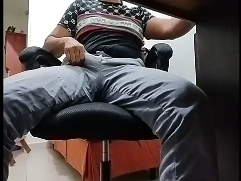 Snapshot of OlmecaSex chatting on 15, 1, 2026 OlmecaSex online show from 15, 1, 2026