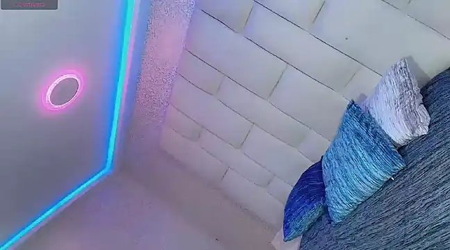 Snapshot of Hallyhott chatting on 25, 2, 2025 Hallyhott online show from 25, 2, 2025