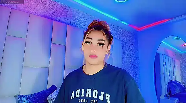 Snapshot of Hallyhott chatting on 10, 3, 2025 Hallyhott online show from 10, 3, 2025