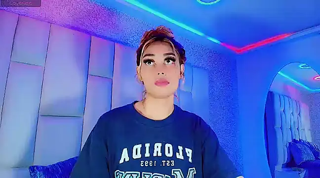 Snapshot of Hallyhott chatting on 10, 3, 2025 Hallyhott online show from 10, 3, 2025