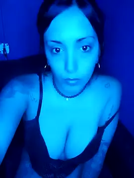 Snapshot of shishiii_11 chatting on 18, 12, 2024 shishiii 11 online show from 18, 12, 2024