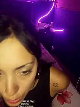 Snapshot of shishiii_11 chatting on 4, 3, 2025 shishiii 11 online show from 4, 3, 2025