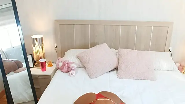 Snapshot of IamCrystal2 chatting on 13, 12, 2024 IamCrystal2 online show from 13, 12, 2024