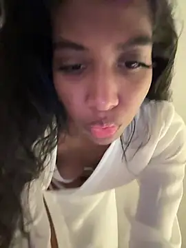 Snapshot of IamCrystal2 chatting on 16, 12, 2024 IamCrystal2 online show from 16, 12, 2024