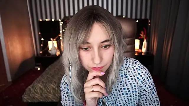 Snapshot of Roxy_Rayy chatting on 1, 1, 2025 Roxy Rayy online show from 1, 1, 2025