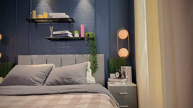 Lella Ryann  online show from 14, 1, 2025