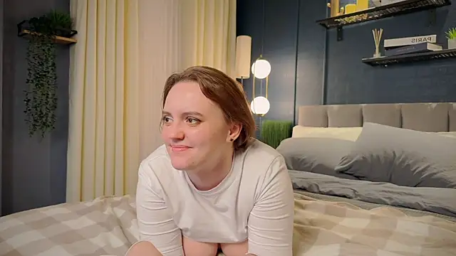 Lella Ryann  online show from 17, 1, 2025