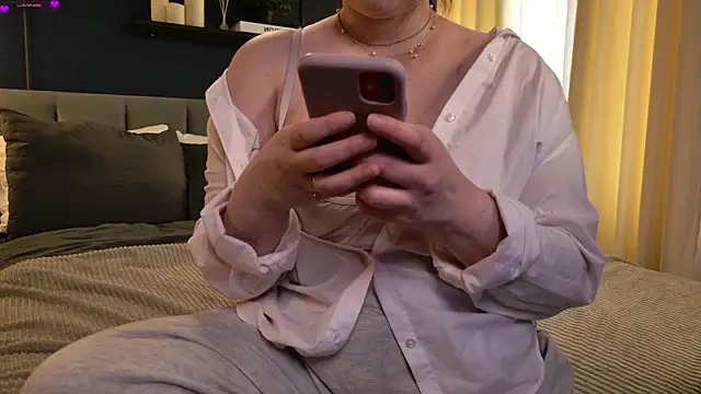 Lella Ryann  online show from 30, 4, 2026