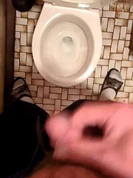 Snapshot of Cuminmyhands90 chatting on 1, 3, 2026 Cuminmyhands90 online show from 1, 3, 2026