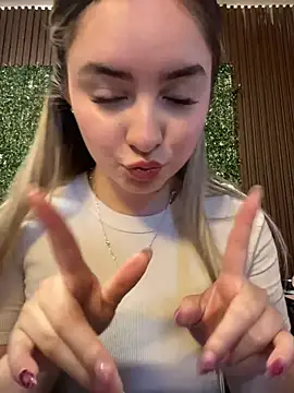 Snapshot of imlindapink chatting on 23, 7, 2026 imlindapink online show from 23, 7, 2026