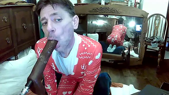 MaxJr8008 online show from 4, 12, 2025