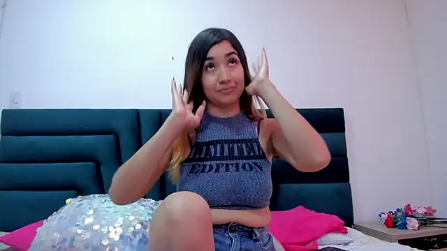 LisaWhite  online show from 24, 2, 2025