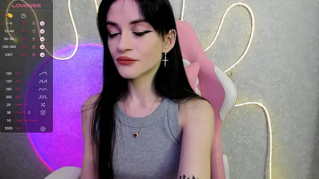 Molly Crystall online show from 1, 5, 2026
